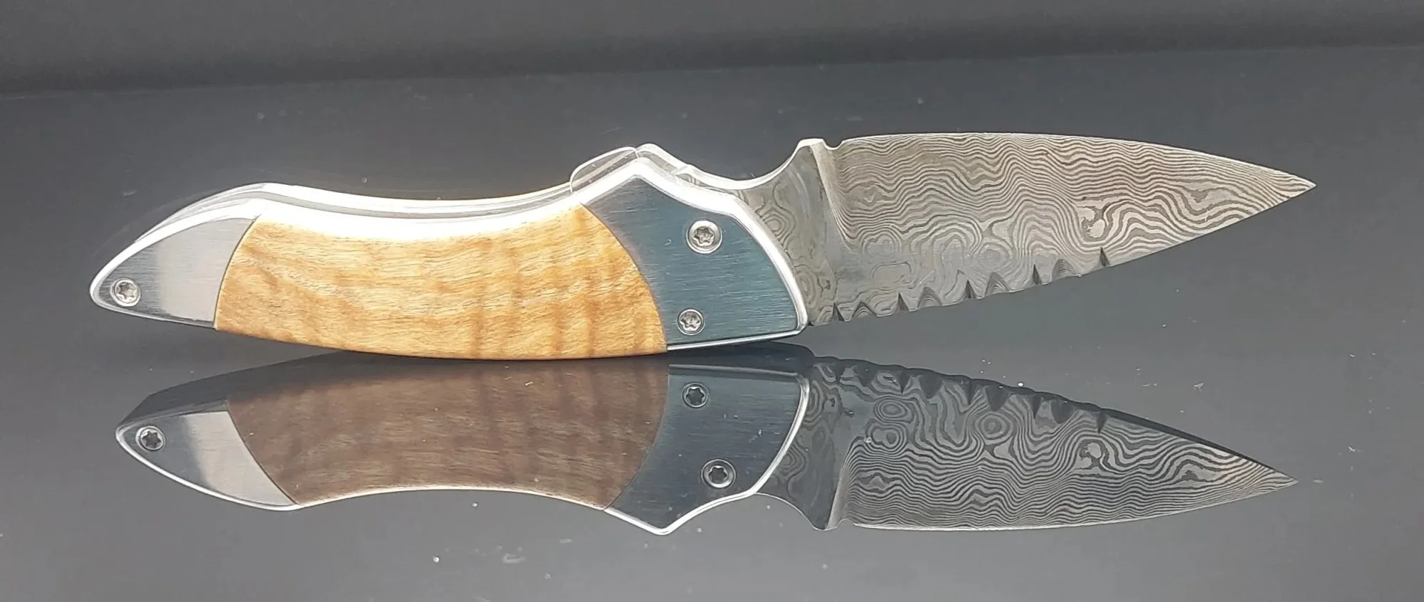 Handgeschmiedetes Damast-Taschenmesser